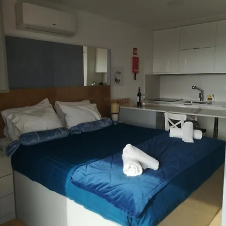 25 Porto Novissimo Estudio Ac Olive Apartments *